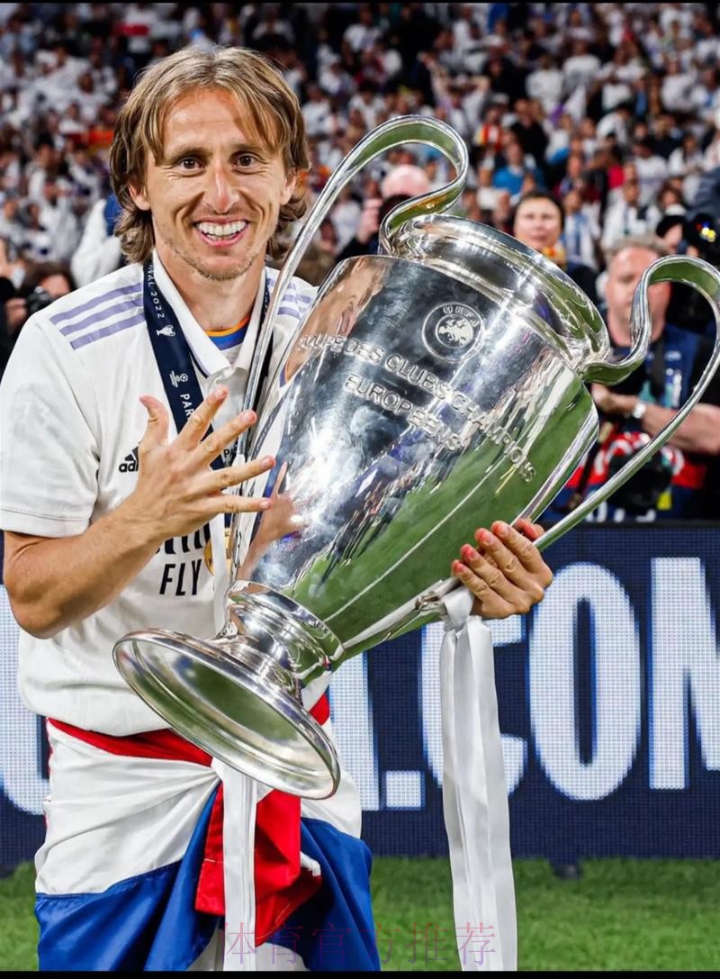 魔笛考虑继续球员生涯 皇马未和卢宁续约谈判